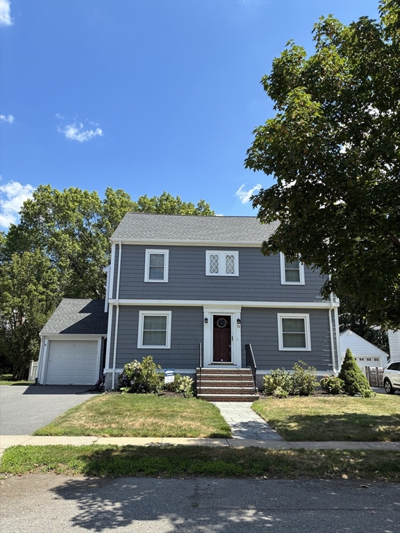 74 Munroe St, Belmont, Massachusetts, 3 Bedrooms Bedrooms, 7 Rooms Rooms,2.5 BathroomsBathrooms,Residential Lease,For Rent,Munroe St,73408250