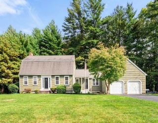 291 Old Farm Rd, Hanover, Massachusetts, 3 Bedrooms Bedrooms, 8 Rooms Rooms,1.5 BathroomsBathrooms,Residential Lease,For Rent,Old Farm Rd,73423360