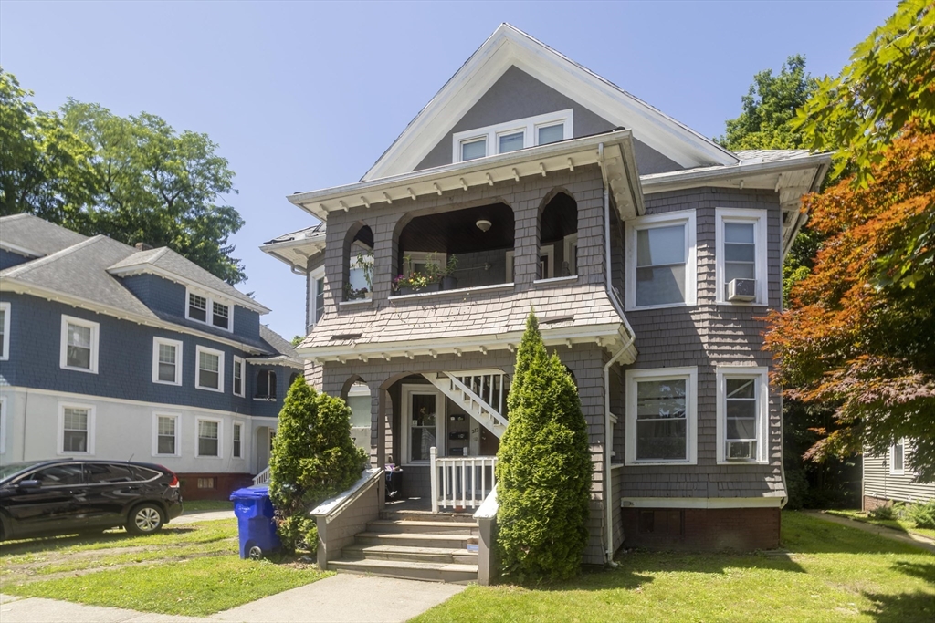 212-214 Fort Pleasant Ave, Springfield, Massachusetts, 6 Bedrooms Bedrooms, 18 Rooms Rooms,3 BathroomsBathrooms,Residential Income,For Sale,Fort Pleasant Ave,73397135