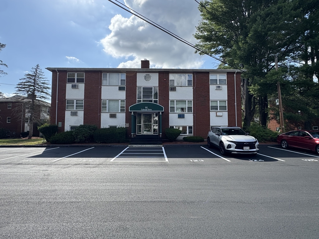 2 Colonial Dr, Andover, Massachusetts, 1 Bedroom Bedrooms, 3 Rooms Rooms,1 BathroomBathrooms,Residential Lease,For Rent,Colonial Dr,73422619