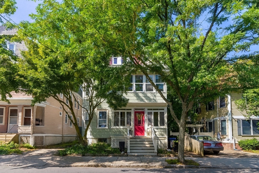 105 Fayerweather St, Cambridge, Massachusetts, 4 Bedrooms Bedrooms, 6 Rooms Rooms,2 BathroomsBathrooms,Residential Lease,For Rent,Fayerweather St,73431450