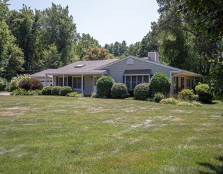 6 East St (Plympton ), Halifax, Massachusetts, 3 Bedrooms Bedrooms, 8 Rooms Rooms,2 BathroomsBathrooms,Residential,For Sale,East St (Plympton ),73430656