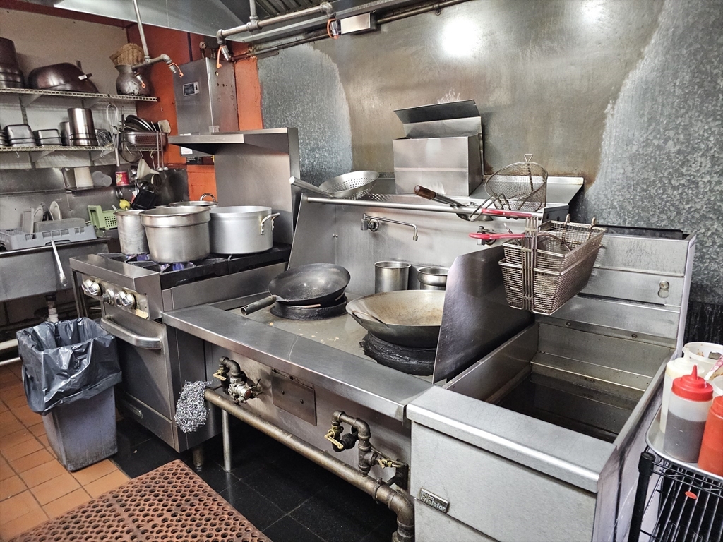 93 Beacon, Somerville, Massachusetts, ,Business Opportunity,For Sale,Beacon,73431573