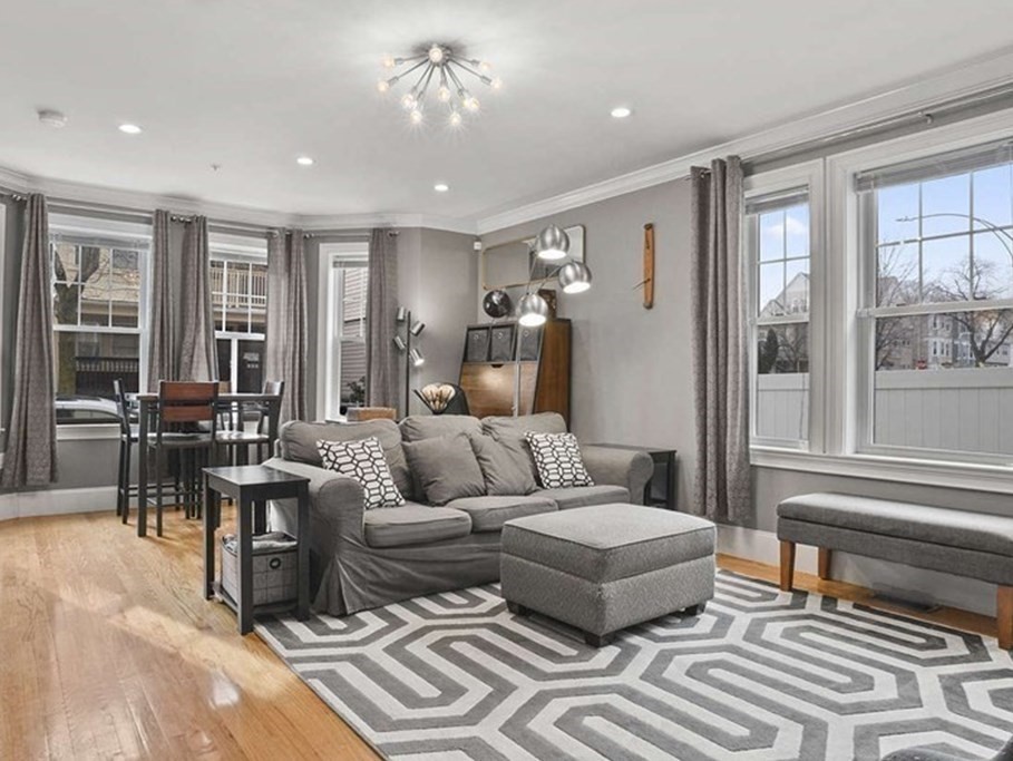 10 Romsey St, Boston, Massachusetts, 2 Bedrooms Bedrooms, 4 Rooms Rooms,2 BathroomsBathrooms,Residential Lease,For Rent,Romsey St,73431710