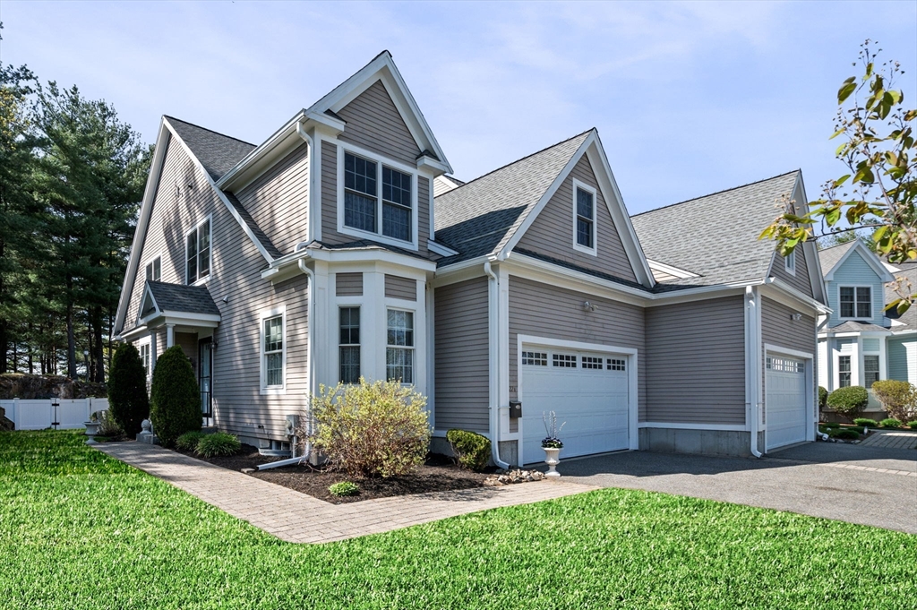 22 Gates Ln, Wakefield, Massachusetts, 4 Bedrooms Bedrooms, 11 Rooms Rooms,3.5 BathroomsBathrooms,Residential,For Sale,Gates Ln,73367048