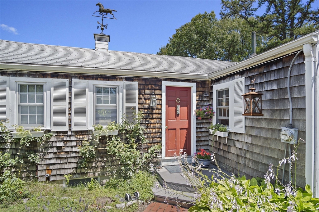 2 Highfield Rd, Newbury, Massachusetts, 2 Bedrooms Bedrooms, 5 Rooms Rooms,2 BathroomsBathrooms,Residential,For Sale,Highfield Rd,73409412