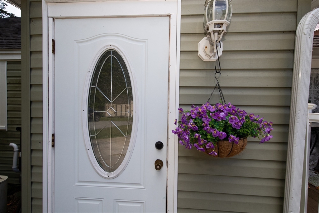 286 Andover Rd, Billerica, Massachusetts, 2 Bedrooms Bedrooms, 5 Rooms Rooms,1 BathroomBathrooms,Residential Lease,For Rent,Andover Rd,73432366