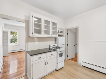 31 Hunting St, Cambridge, Massachusetts, 2 Bedrooms Bedrooms, 5 Rooms Rooms,1 BathroomBathrooms,Residential Lease,For Rent,Hunting St,73432410
