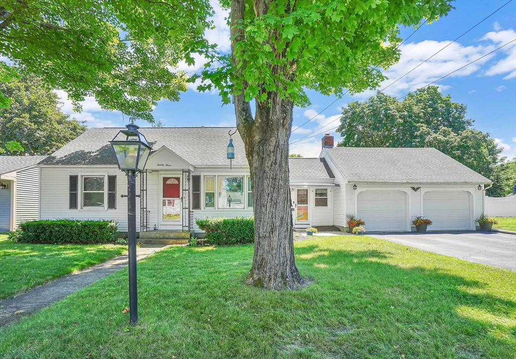 23 Birch St, Palmer, Massachusetts, 4 Bedrooms Bedrooms, 7 Rooms Rooms,1 BathroomBathrooms,Residential,For Sale,Birch St,73401627