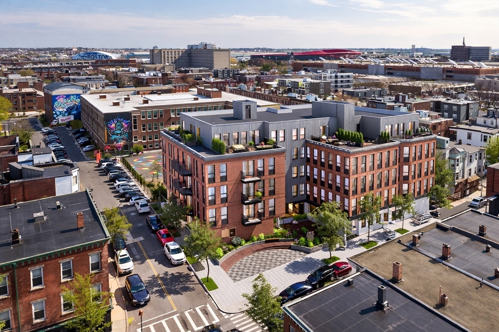 9 Mckay Pl, Boston, Massachusetts, 2 Bedrooms Bedrooms, 5 Rooms Rooms,2 BathroomsBathrooms,Residential,For Sale,Mckay Pl,73432623