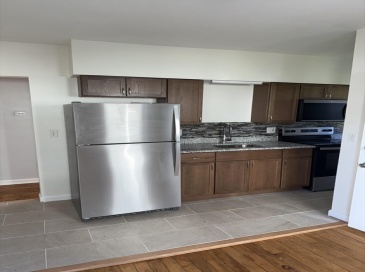 245 Green Street, Brockton, Massachusetts, 3 Bedrooms Bedrooms, 5 Rooms Rooms,1 BathroomBathrooms,Residential Lease,For Rent,Green Street,73390112