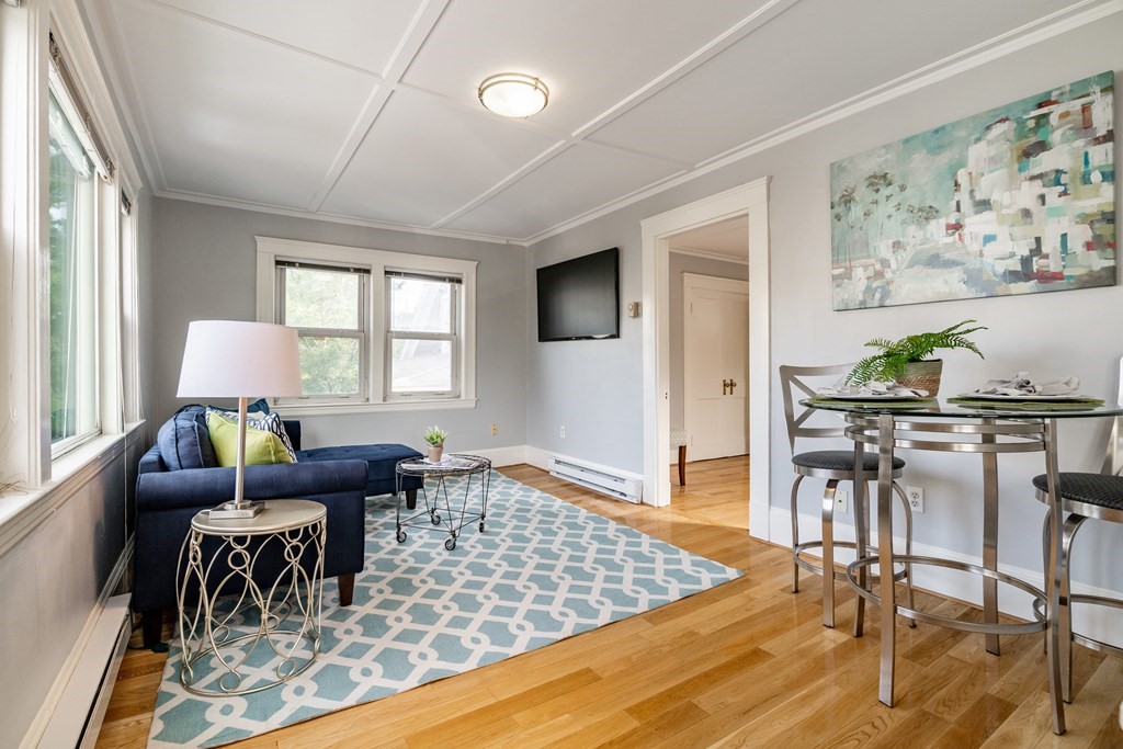 32 Magoun Street, Cambridge, Massachusetts, 1 Bedroom Bedrooms, 3 Rooms Rooms,1 BathroomBathrooms,Residential Lease,For Rent,Magoun Street,73432742