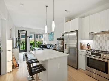 45 W 3rd St, Boston, Massachusetts, 1 Bedroom Bedrooms, 4 Rooms Rooms,1 BathroomBathrooms,Residential Lease,For Rent,W 3rd St,73420816