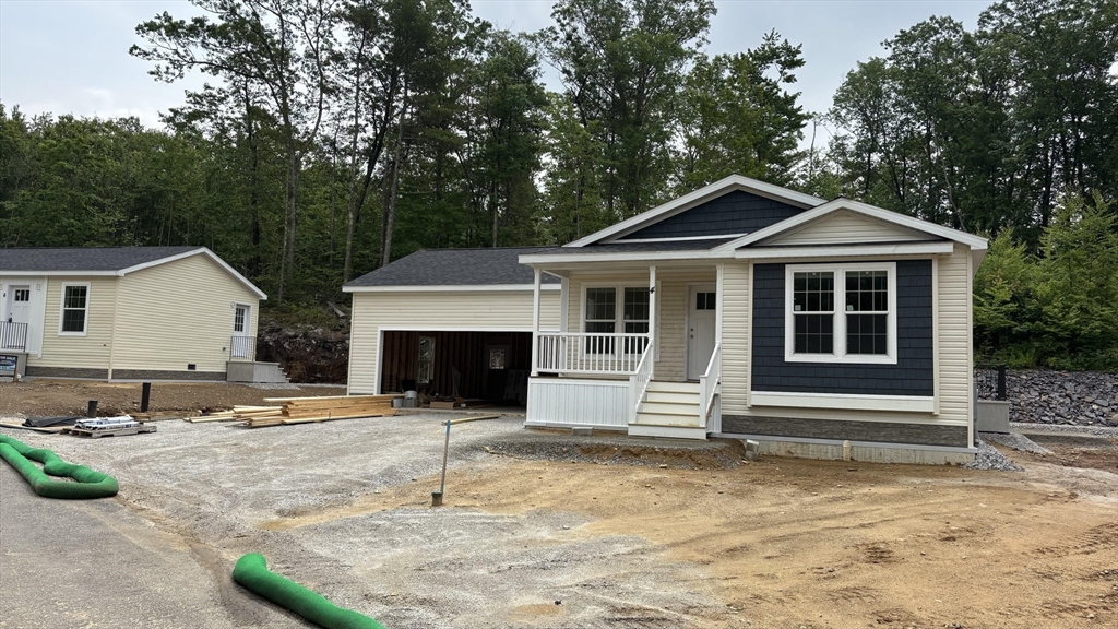 6 Berry Farms Road, Sturbridge, Massachusetts, 2 Bedrooms Bedrooms, 5 Rooms Rooms,2 BathroomsBathrooms,Residential,For Sale,Berry Farms Road,73346786