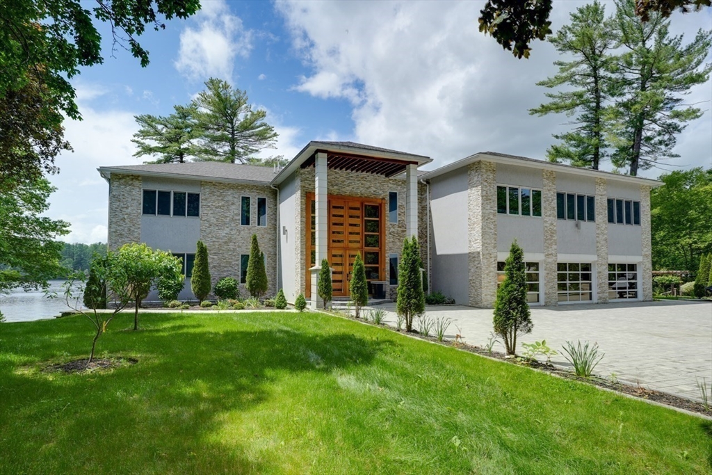 290 Massapoag Rd, Tyngsborough, Massachusetts, 5 Bedrooms Bedrooms, 12 Rooms Rooms,5 BathroomsBathrooms,Residential,For Sale,Massapoag Rd,73383667