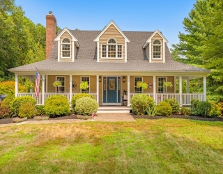 67 Plain St E, Berkley, Massachusetts, 3 Bedrooms Bedrooms, 6 Rooms Rooms,2.5 BathroomsBathrooms,Residential,For Sale,Plain St E,73413993