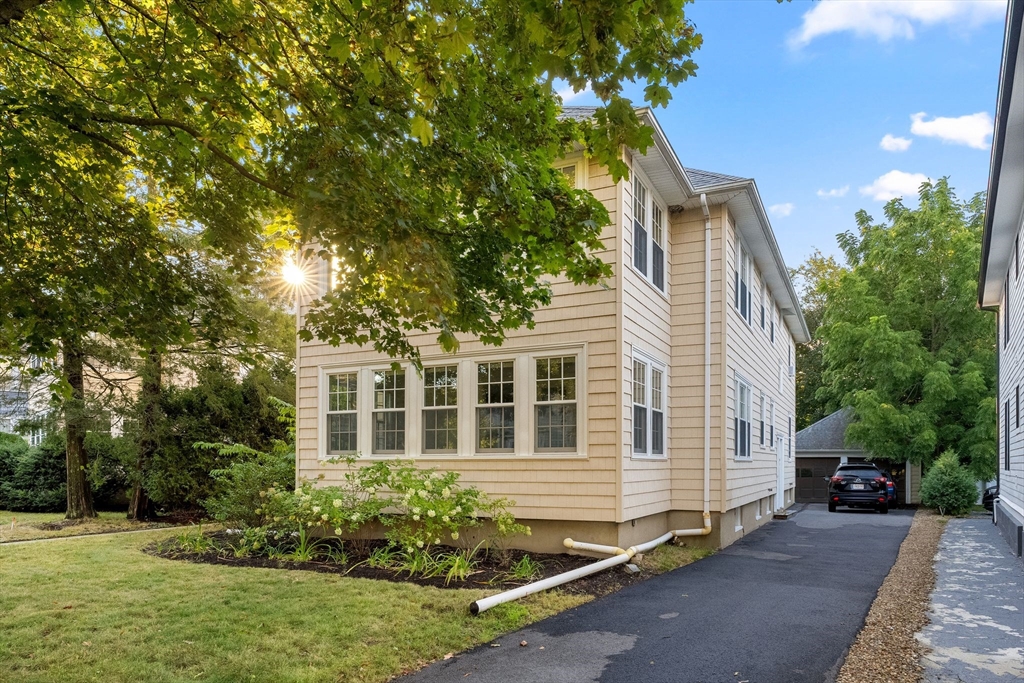 31 Payson Rd, Belmont, Massachusetts, 2 Bedrooms Bedrooms, 7 Rooms Rooms,1 BathroomBathrooms,Residential Lease,For Rent,Payson Rd,73432816