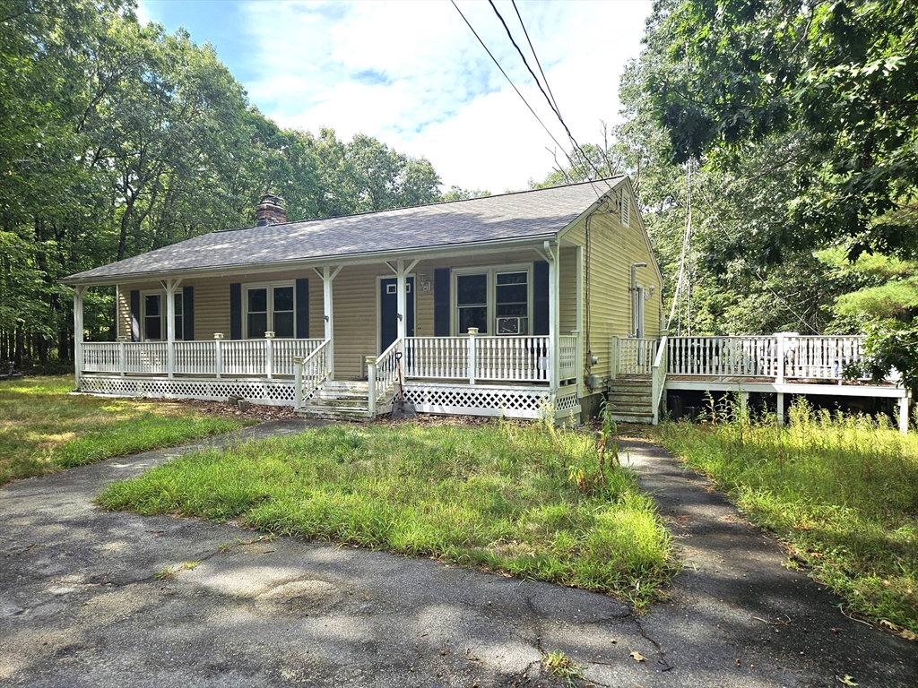 405 Cooper Hill Rd, Burrillville, Rhode Island, 3 Bedrooms Bedrooms, 5 Rooms Rooms,2 BathroomsBathrooms,Residential,For Sale,Cooper Hill Rd,73423507