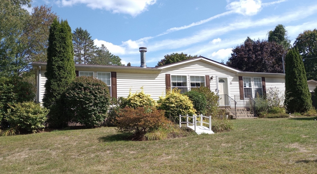 31 Edward Lane, Barre, Massachusetts, 3 Bedrooms Bedrooms, 6 Rooms Rooms,2 BathroomsBathrooms,Residential,For Sale,Edward Lane,73433198
