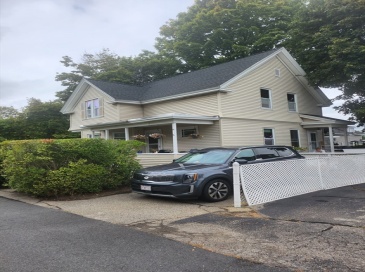 9 May Street, North Andover, Massachusetts, 5 Rooms Rooms,1 BathroomBathrooms,Residential Lease,For Rent,May Street,73433251