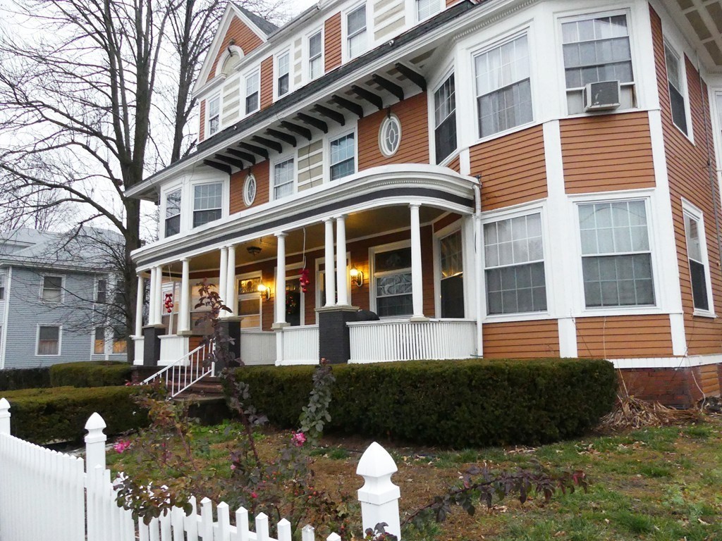 405 Main St, Haverhill, Massachusetts, 2 Bedrooms Bedrooms, 5 Rooms Rooms,1 BathroomBathrooms,Residential Lease,For Rent,Main St,73376396