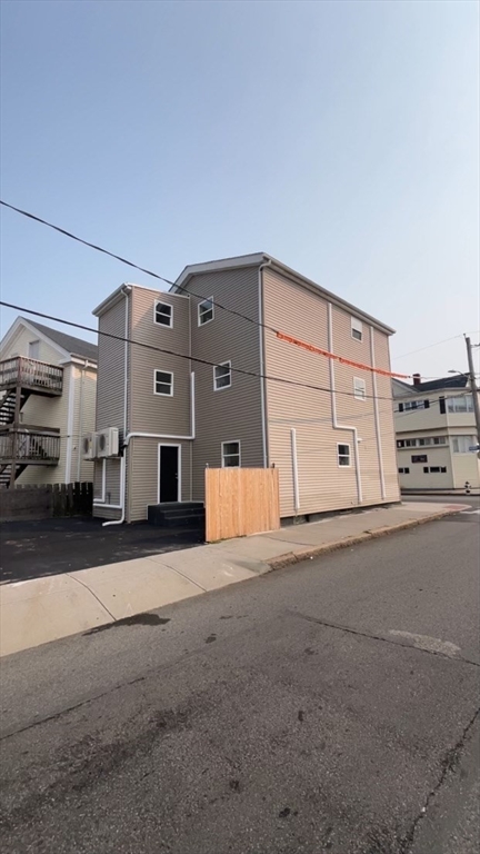 186 Rodman St, Fall River, Massachusetts, 6 Bedrooms Bedrooms, 12 Rooms Rooms,3 BathroomsBathrooms,Residential Income,For Sale,Rodman St,73413996