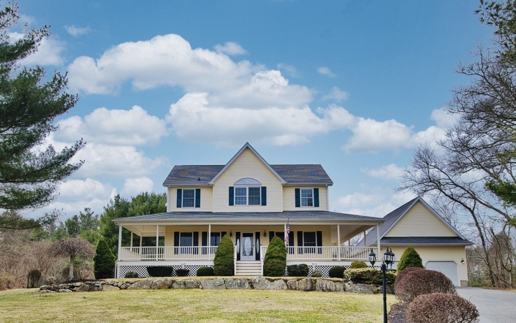 3 Eliza Lane, Dartmouth, Massachusetts, 3 Bedrooms Bedrooms, 6 Rooms Rooms,2.5 BathroomsBathrooms,Residential,For Sale,Eliza Lane,73350951