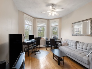 1669 Commonwealth Avenue, Boston, Massachusetts, 1 Bedroom Bedrooms, 4 Rooms Rooms,1 BathroomBathrooms,Residential,For Sale,Commonwealth Avenue,73371760