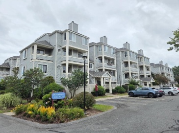 200 Falls Blvd, Quincy, Massachusetts, 2 Bedrooms Bedrooms, 5 Rooms Rooms,1.5 BathroomsBathrooms,Residential Lease,For Rent,Falls Blvd,73421130