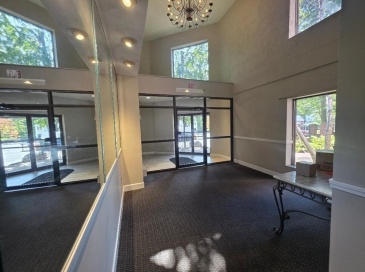 123 Elm St, Quincy, Massachusetts, 2 Bedrooms Bedrooms, 4 Rooms Rooms,2 BathroomsBathrooms,Residential Lease,For Rent,Elm St,73426968