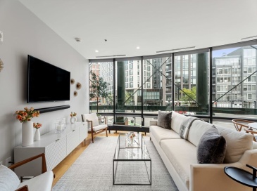 9 W Broadway, Boston, Massachusetts, 1 Bedroom Bedrooms, 2 Rooms Rooms,1 BathroomBathrooms,Residential Lease,For Rent,W Broadway,73433382