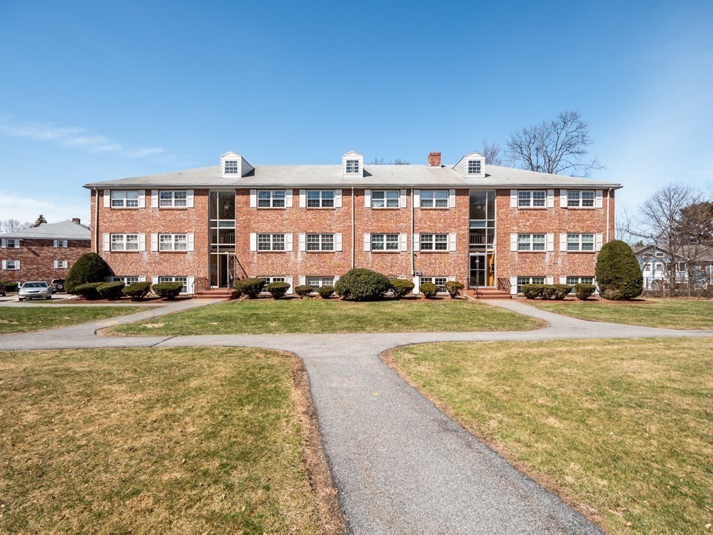 67 Fernview Ave, North Andover, Massachusetts, 2 Bedrooms Bedrooms, 3 Rooms Rooms,1 BathroomBathrooms,Residential Lease,For Rent,Fernview Ave,73433529