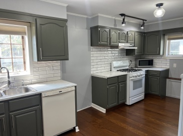313 Pleasant St, New Bedford, Massachusetts, 3 Bedrooms Bedrooms, 7 Rooms Rooms,1 BathroomBathrooms,Residential Lease,For Rent,Pleasant St,73410469