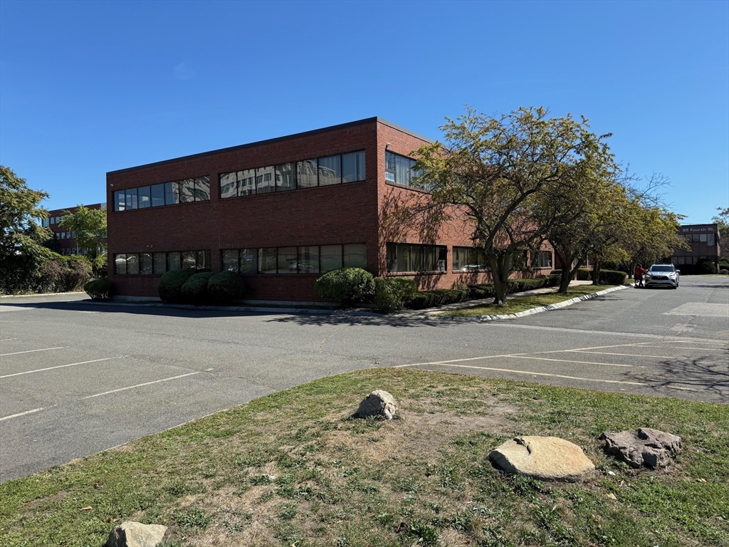 111 Everett Avenue, Chelsea, Massachusetts, ,Commercial Lease,For Rent,Everett Avenue,73433627