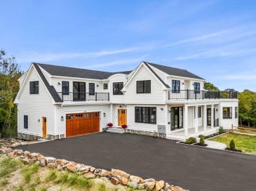 226 Atlantic Street, Gloucester, Massachusetts, 4 Bedrooms Bedrooms, 8 Rooms Rooms,3.5 BathroomsBathrooms,Residential,For Sale,Atlantic Street,73433660