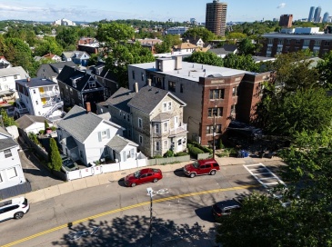 439 Walnut Avenue, Boston, Massachusetts, 4 Bedrooms Bedrooms, 12 Rooms Rooms,2 BathroomsBathrooms,Residential Income,For Sale,Walnut Avenue,73378254