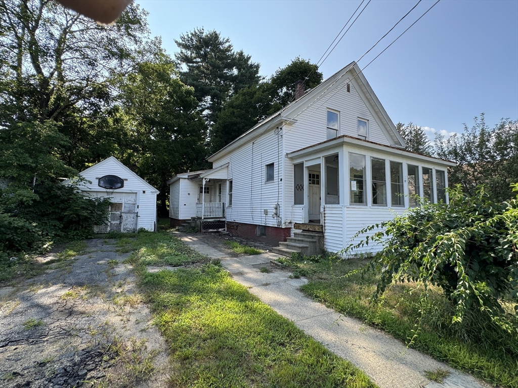 78 Cheney St, Orange, Massachusetts, 3 Bedrooms Bedrooms, 7 Rooms Rooms,1.5 BathroomsBathrooms,Residential,For Sale,Cheney St,73380121