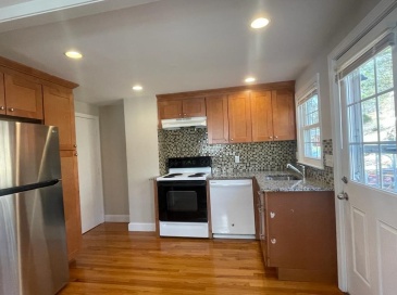 34 Park Ave Ext, Arlington, Massachusetts, 2 Bedrooms Bedrooms, 5 Rooms Rooms,1 BathroomBathrooms,Residential Lease,For Rent,Park Ave Ext,73434353