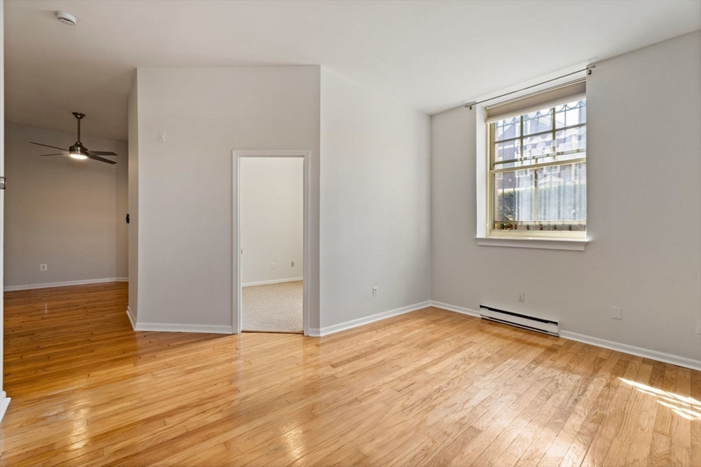 350 W 4th St, Boston, Massachusetts, 2 Bedrooms Bedrooms, 3 Rooms Rooms,1 BathroomBathrooms,Residential Lease,For Rent,W 4th St,73434361