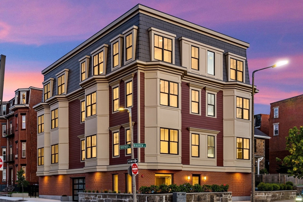 124 Warren Street, Boston, Massachusetts, 2 Bedrooms Bedrooms, 3 Rooms Rooms,1 BathroomBathrooms,Residential Lease,For Rent,Warren Street,73434308