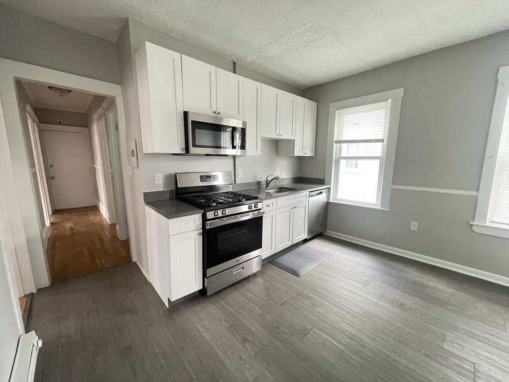 48 Mora St, Boston, Massachusetts, 3 Bedrooms Bedrooms, 5 Rooms Rooms,1 BathroomBathrooms,Residential Lease,For Rent,Mora St,73434329