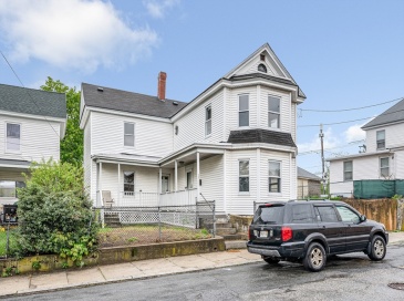 17 Morey Street, Lowell, Massachusetts, 4 Bedrooms Bedrooms, 7 Rooms Rooms,1.5 BathroomsBathrooms,Residential,For Sale,Morey Street,73370930
