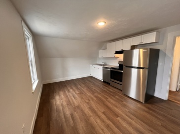 400 Court St, Plymouth, Massachusetts, 2 Bedrooms Bedrooms, 3 Rooms Rooms,1 BathroomBathrooms,Residential Lease,For Rent,Court St,73348477