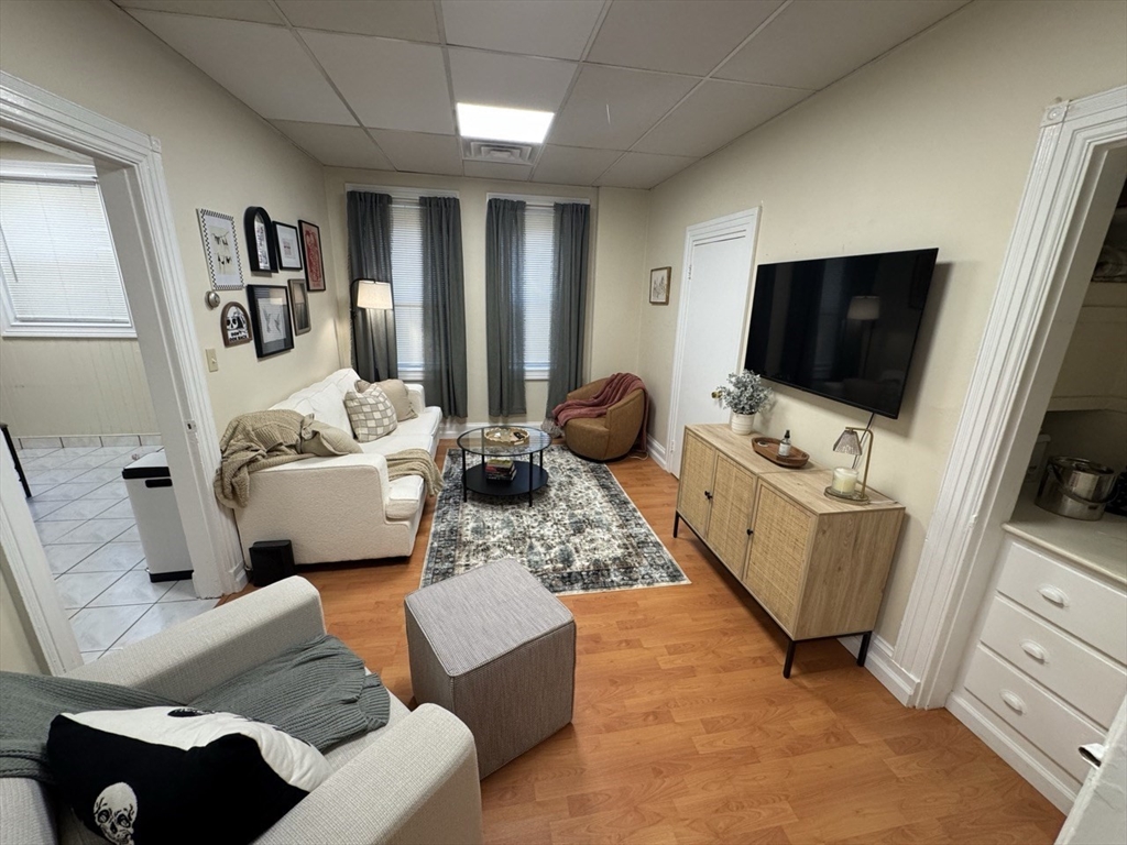 2 Champney St., Boston, Massachusetts, 1 Bedroom Bedrooms, 4 Rooms Rooms,1 BathroomBathrooms,Residential Lease,For Rent,Champney St.,73434489