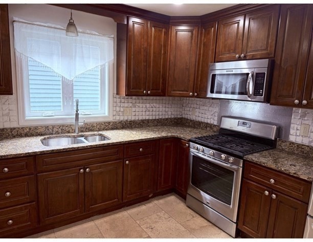 7 Boyd St, Boston, Massachusetts, 3 Bedrooms Bedrooms, 4 Rooms Rooms,1 BathroomBathrooms,Residential Lease,For Rent,Boyd St,73434559