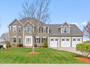 9 Garden Ter, Walpole, Massachusetts, 5 Bedrooms Bedrooms, 12 Rooms Rooms,3.5 BathroomsBathrooms,Residential,For Sale,Garden Ter,73366814