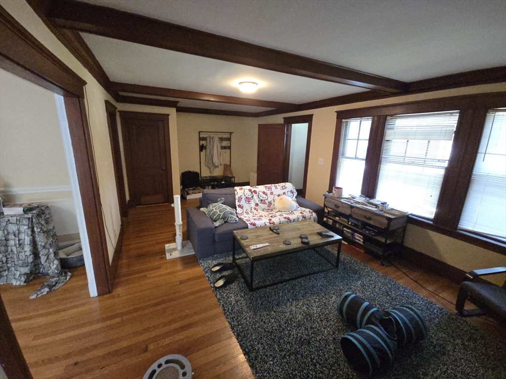 283 Lowell Avenue, Newton, Massachusetts, 2 Bedrooms Bedrooms, 6 Rooms Rooms,1 BathroomBathrooms,Residential Lease,For Rent,Lowell Avenue,73409664