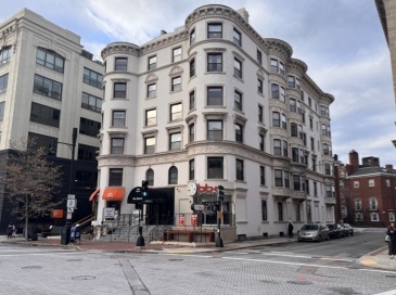636 Beacon St, Boston, Massachusetts, 2 Bedrooms Bedrooms, 4 Rooms Rooms,1 BathroomBathrooms,Residential Lease,For Rent,Beacon St,73434696