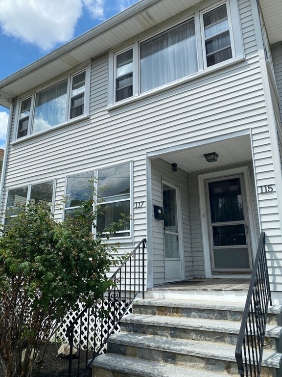115 Windsor Rd, Medford, Massachusetts, 3 Bedrooms Bedrooms, 6 Rooms Rooms,1 BathroomBathrooms,Residential Lease,For Rent,Windsor Rd,73434798