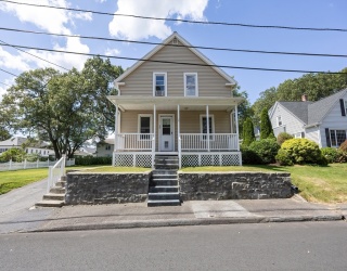 35 Everett Ave., Webster, Massachusetts, 4 Bedrooms Bedrooms, 8 Rooms Rooms,2 BathroomsBathrooms,Residential Income,For Sale,Everett Ave.,73425275